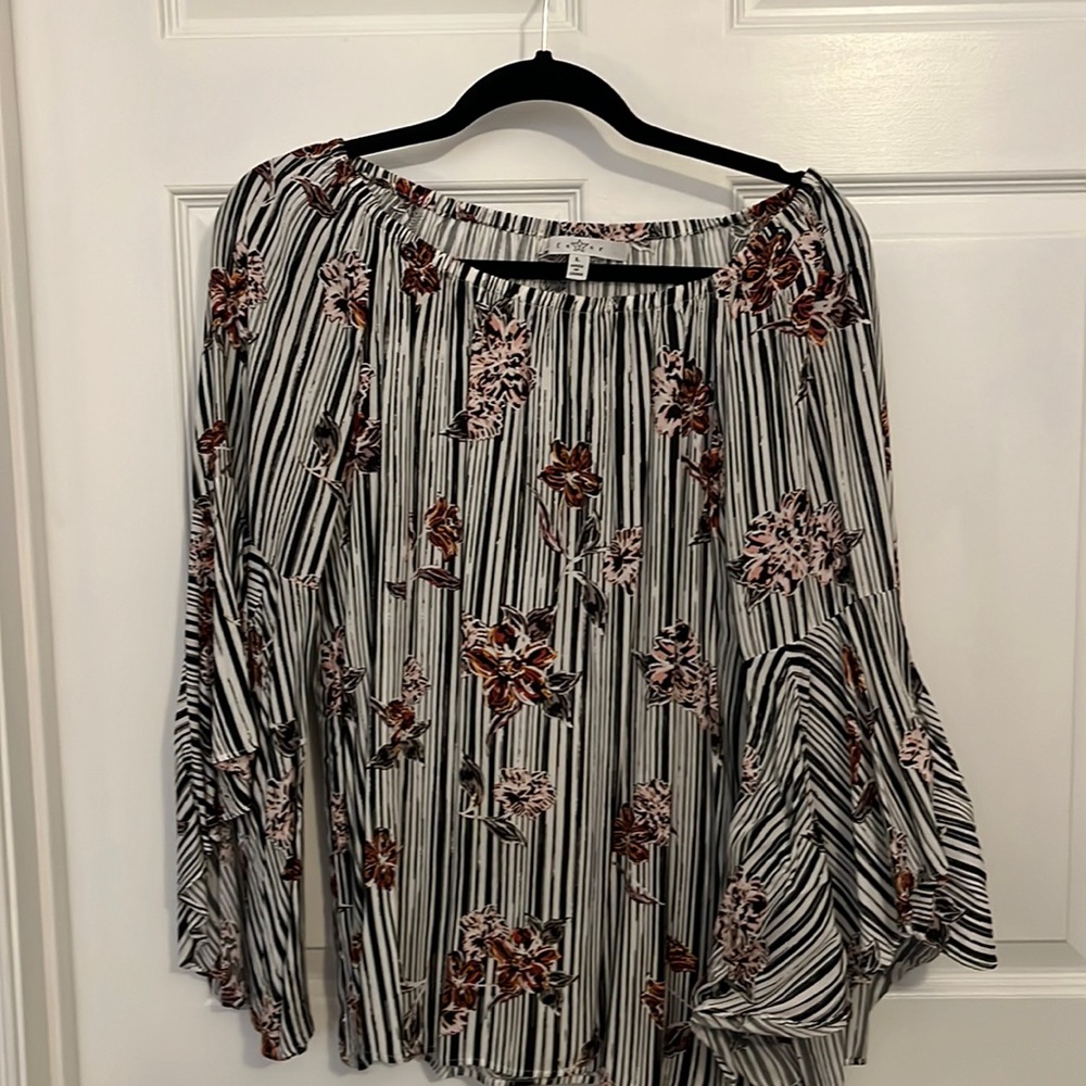 Womans off shoulder size large top Bell Sleeves